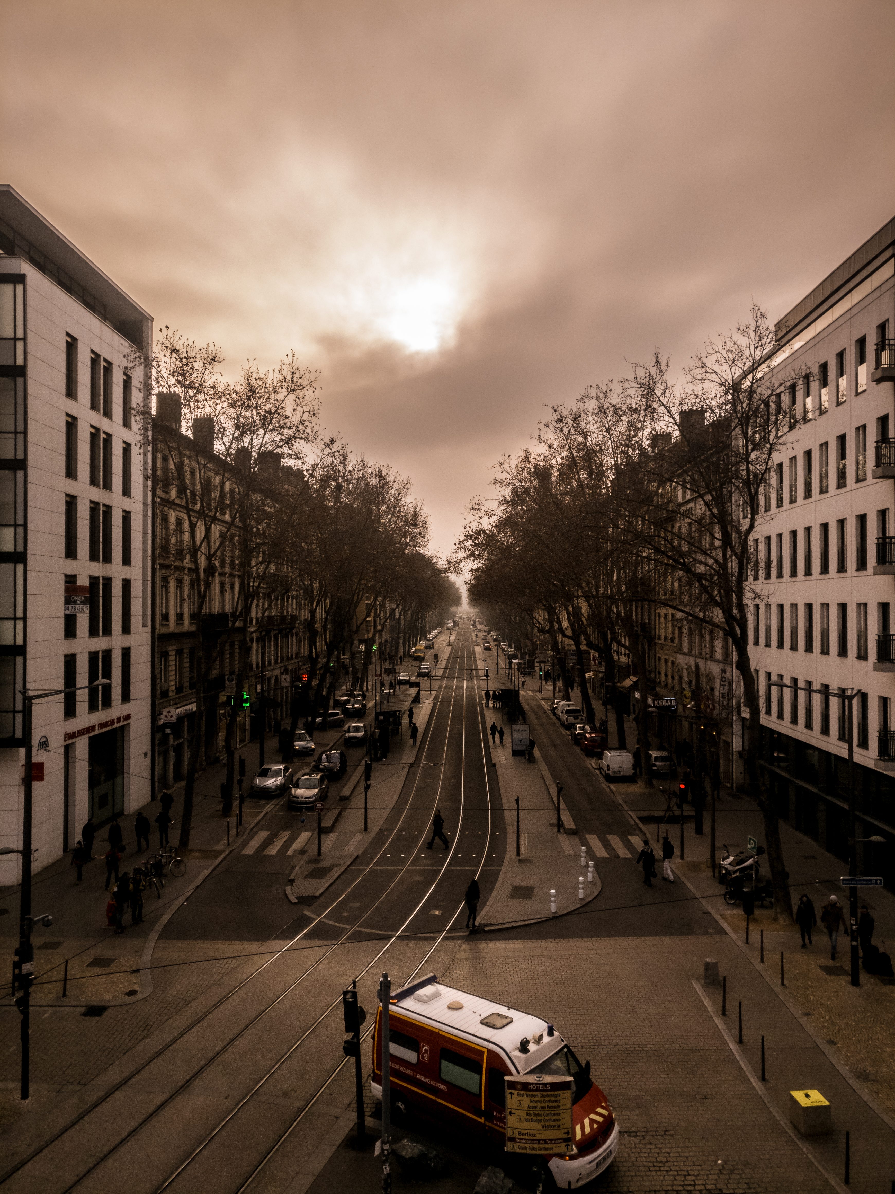 Vue depuis l'entrée de la gare de Lyon Perrache